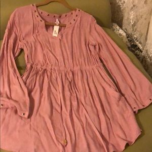 Soft pink tunic with gold grommet details new